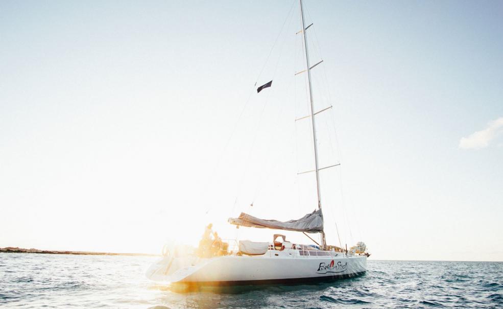 4 Day and 3 Night Whitsunday Maxi Sailing Adventure on Broomstick, Airlie Beach